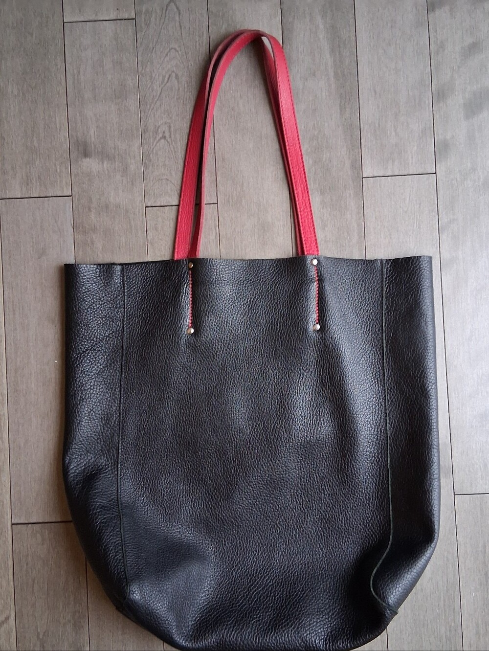 ROOTS Pebbled Leather Black Red Tote Bag Excellent Condition Made In Canada